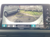 バックモニター付きで、車庫入れやバック時の後方確認をしっかりサポート。モニターに映し出される映像で死角も確認しやすく、狭い場所での駐車や後退時の操作をより安心して行えます。