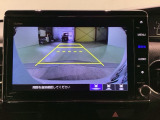 バックをするとき自動でリアの様子が映る『リアカメラ』付き! 画面で確認しながらバックが出来るので駐車の時も安心です。