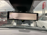 スマートルームミラー・後部座席に人が座っている時や、荷物が多い際でも後方確認がしやすいです。