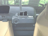 【ドライブレコーダー】ドライブレコーダー装備!走行中はもちろん、あおり運転や事故に遭遇した際、映像で記録し、万一のリスクに備えます。※記録用SDカードはお客様ご自身でご準備いただく必要があります。
