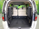 後席を格納すると、これだけの広さが!シーンに合わせたシートアレンジで、大きな荷物も積むことが出来ます♪
