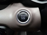 プッシュスタート付き。スマートキーで開け閉めらくちんです。