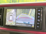 【パノラミックビューモニター】専用のカメラにより、上から見下ろしたような視点で360度クルマの周囲を確認することができます☆死角部分も確認しやすく、狭い場所での切り返しや駐車もスムーズに行えます。