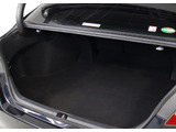 トランクが狭いと思っておりませんか?実際は大容量トランクです!旅行等の長距離ドライブも快適です!また、屋根付きスペースを完備しておりますので、夜間でも、雨でも雪の日だってゆっくりご覧頂けます。