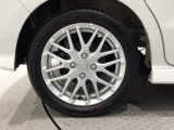 【アルミホイール】純正アルミホイール装備!足元を際立たせ、軽快な走りを演出します!印象もアップし、スタイルも引き締まります!スポーティーさの中にラグジュアリーを感じさせるデザインですね♪