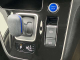 電動パーキングブレーキ装備!また、オートブレーキホールド機能もありますので、停車時ブレーキペダルから足を離してもブレーキ力を保持しているので動き出しません。(アクセルペダルを踏むと解除され発進します)