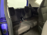 1列目から3列目まで広々大空間です。3列目シートは荷物が多い時や不要な時はアレンジして荷室として使用することが可能で便利に使えます。
