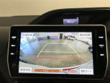 バックガイドモニターで、後方を確認しながら安心して駐車することができます。運転初心者も熟練者も必須の機能ですよ!