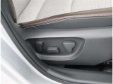運転席シートは、電動シートになってます。