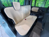 後部座席も気になるようなキズ・汚れやへたり等、大きなダメージはなく、良好な状態です。