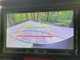 【バックカメラ】駐車時に後方がリアルタイム映像で確認できます。大型商業施設や立体駐車場での駐車時や、夜間のバック時に大活躍!運転スキルに関わらず、今や必須となった装備のひとつです!