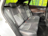 後部座席も気になるようなキズ・汚れやへたり等、大きなダメージはなく、良好な状態です。