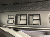 【パワーウインドウ】運転席のスイッチで、各席の窓ガラスの開閉ができます!あると便利ですよね!