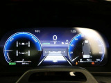 とっても見やすいメーターです。夜間時はラグジュアリーな気分にさせてくれる照明が魅力ですので、夜のドライブも楽しみになりますよ♪