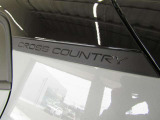 Cピラーには&ldquo;CROSS COUNTRY&rdquo;のロゴが入ってます。