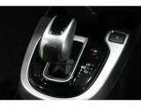 扱いやすい位置に配置されたフロアオートマチックです☆CVTを採用で滑らかでスムーズな走りが楽しめますよ♪