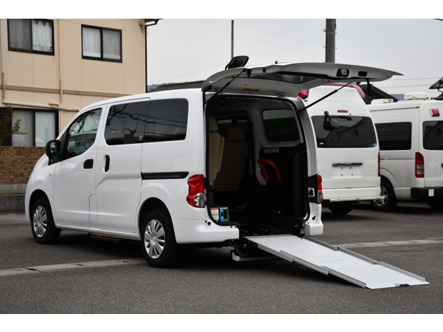 NV200バネットバン 1.6 チェアキャブ 車いす1名仕様 専用サードシート有 