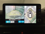 バックギアに入れますとご覧のような画像に自動的に切り替わります。車庫入れ時に役立ちます。