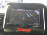 ナビには、バックカメラが連動しています