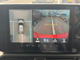 全方位モニター付で車庫入れ楽々☆