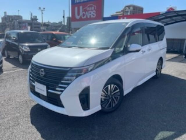 セレナ 1.4 e-POWER ハイウェイスターV 