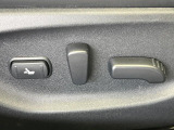 【パワーシート】スイッチ一つで簡単にシートの微調整が可能!電動だから力もいりません!快適なシートポジションにセットして、快適なドライブをお楽しみください。