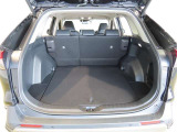 広々としたラゲージスペースを備えています。大きなものや長さのある荷物もしっかりと積み込めます。