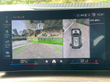 【アラウンドビューモニター】バックカメラに加え、360度のカメラで駐車も楽々。駐車が苦手な方でも安心してお乗りいただけます。