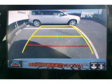 バックガイドモニターで、後方を確認しながら安心して駐車することができます。運転初心者も熟練者も必須の機能ですよ!