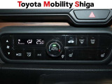 お好み温度に設定すると自動で調整してくれるオ-トエアコン装着車です。