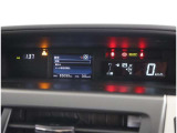 とっても見やすいメーターです。夜間時はラグジュアリーな気分にさせてくれる照明が魅力ですので、夜のドライブも楽しみになりますよ♪