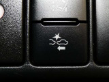 【PCS(プリクラッシュセーフティーシステム】・・・進路上の車両を前方センサーで検出し、衝突の可能性が高いと判断したときに、警報やブレーキ力制御により運転者の衝突回避操作を補助します。