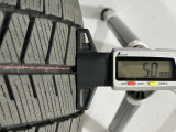 冬タイヤの残り溝は5.0mmです。スリップラインからは3.2mmとなっております。