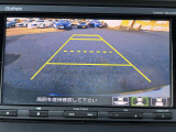 【バックモニター】後ろのカメラの映像をモニターに映し出すことができます。後方の見えない死角や、障害物との距離感をしっかり確認することができます。駐車が苦手な方におすすめです。