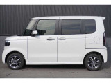 R7年登録の現行のN-BOXカスタムです☆当店の代車として数ヵ月使用していたお車です!しっかりメンテナンスされています♪