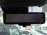 車両後方のカメラ映像を映し出し、車内の状況や、天候などに影響されず、いつでもクリアな後方視界が得られるインテリジェント ル-ムミラ-。お問い合わせは03-5672-1023へ