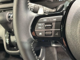 ステアリングにオーディオ操作スイッチが付いています。オーディオ画面に直接タッチしなくても操作が出来ますので、運転に集中できます。