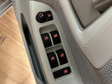 電動格納ドアミラー装備しています☆車内からドアミラーの折り畳みや鏡面の調整を行うことができます☆