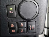 アイドリングストップ機能がついているので、停車時にエンジンを止めて燃料消費を抑えます。環境にもお財布に優しいですね♪