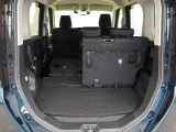 普段使いには十分な広さのラゲッジスペース!後席を倒せばより大きな荷物も載せられます!