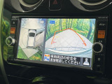 【アラウンドビューモニター】専用のカメラにより、上から見下ろしたような視点で360度クルマの周囲を確認することができます☆死角部分も確認しやすく、狭い場所での切り返しや駐車もスムーズに行えます。