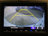 バックモニター付きで、車庫入れやバック時の後方確認をサポート。