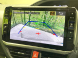 【バックカメラ】駐車時に後方がリアルタイム映像で確認できます。大型商業施設や立体駐車場での駐車時や、夜間のバック時に大活躍!運転スキルに関わらず、今や必須となった装備のひとつです!