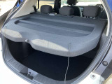 トノカバーがあるので、車外から荷室内が見えず防犯面とプライバシー面が向上します。
