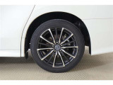 純正18AW!タイヤサイズは235/50R18になります!