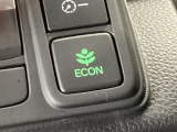 ★ECONスイッチ★ エコドライブを加速しよう!スイッチをONにすると、運転の仕方によるロスを抑え込み燃費をよくするようクルマが頑張ります(*^ー^*)燃費向上にチャレンジ♪