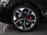 アルミホイール5Yスポークローターデザイン ブラック 10.5Jx21 285/40R21インチ (Audi Sport)カラードブレーキキャリパー レッド