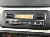 オートエアコン装備です。オートで空調を行ってくれるので車内は、とっても快適!だからドライブもさらに楽しい!