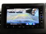 バックカメラの画像です。ガイドラインがスムースな車庫入れをサポートいたします!車庫入れの安心感がアップしますね☆