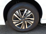 純正アルミホイ-ル付きです。タイヤサイズは、205/65R16です。